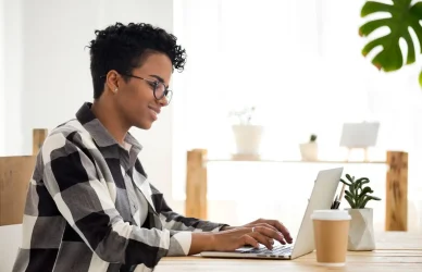 7 Erros Fatais no E-mail de Candidatura que Fazem o Recrutador Eliminar o Seu CV