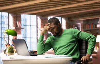 Burnout 5 Sinais de que o seu Trabalho está a Destruir a sua Saúde Mental